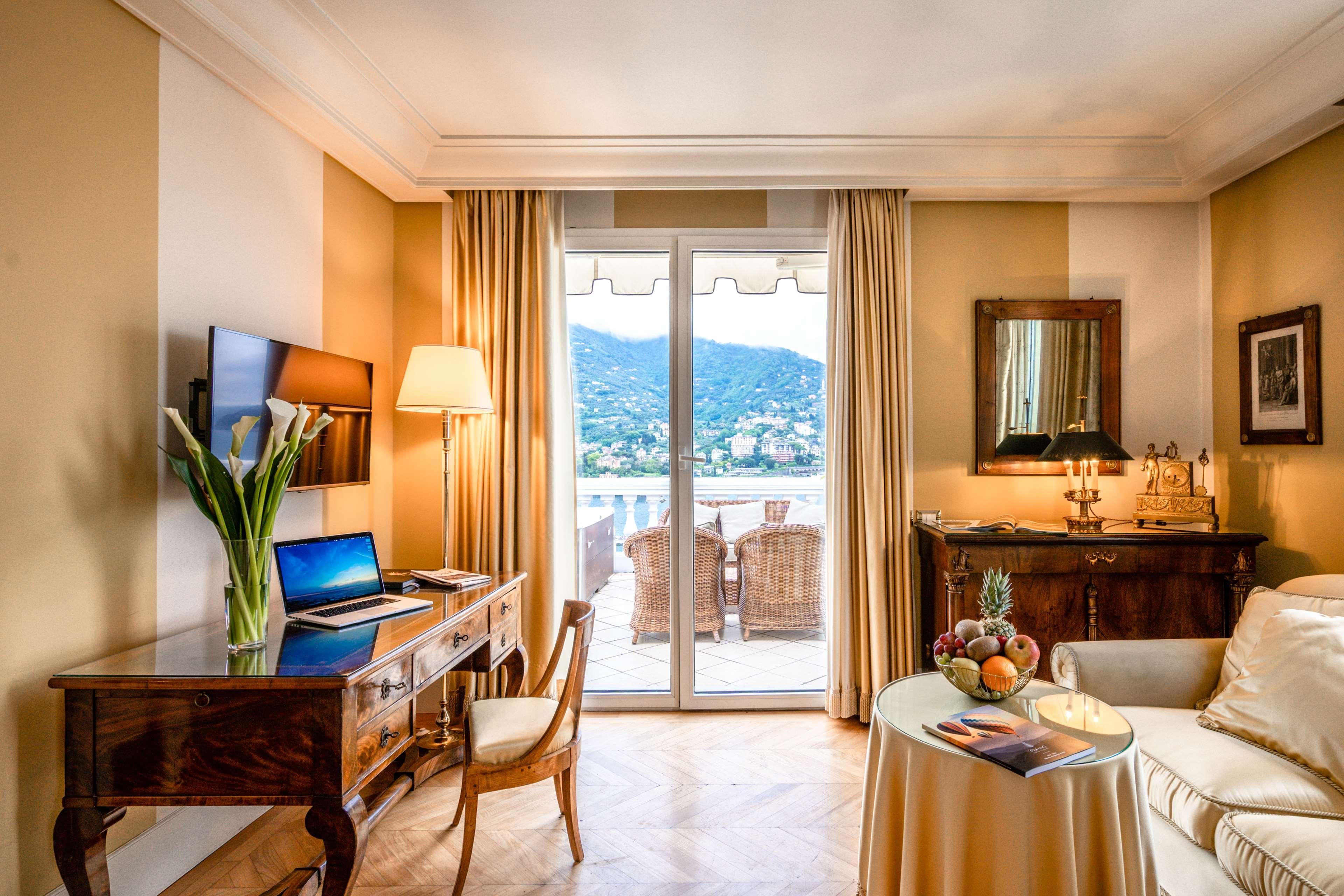 Excelsior Palace Portofino Coast Rapallo Luaran gambar A room at the hotel