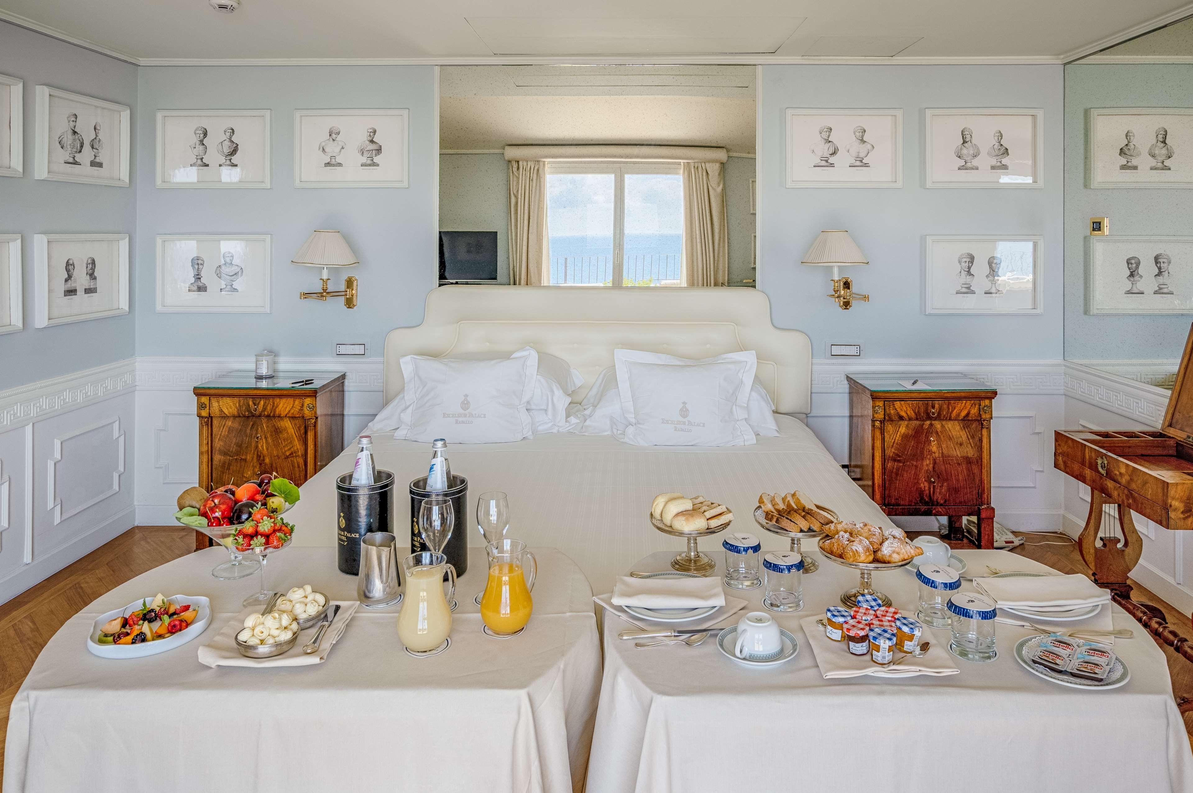 Excelsior Palace Portofino Coast Rapallo Luaran gambar A room at the hotel