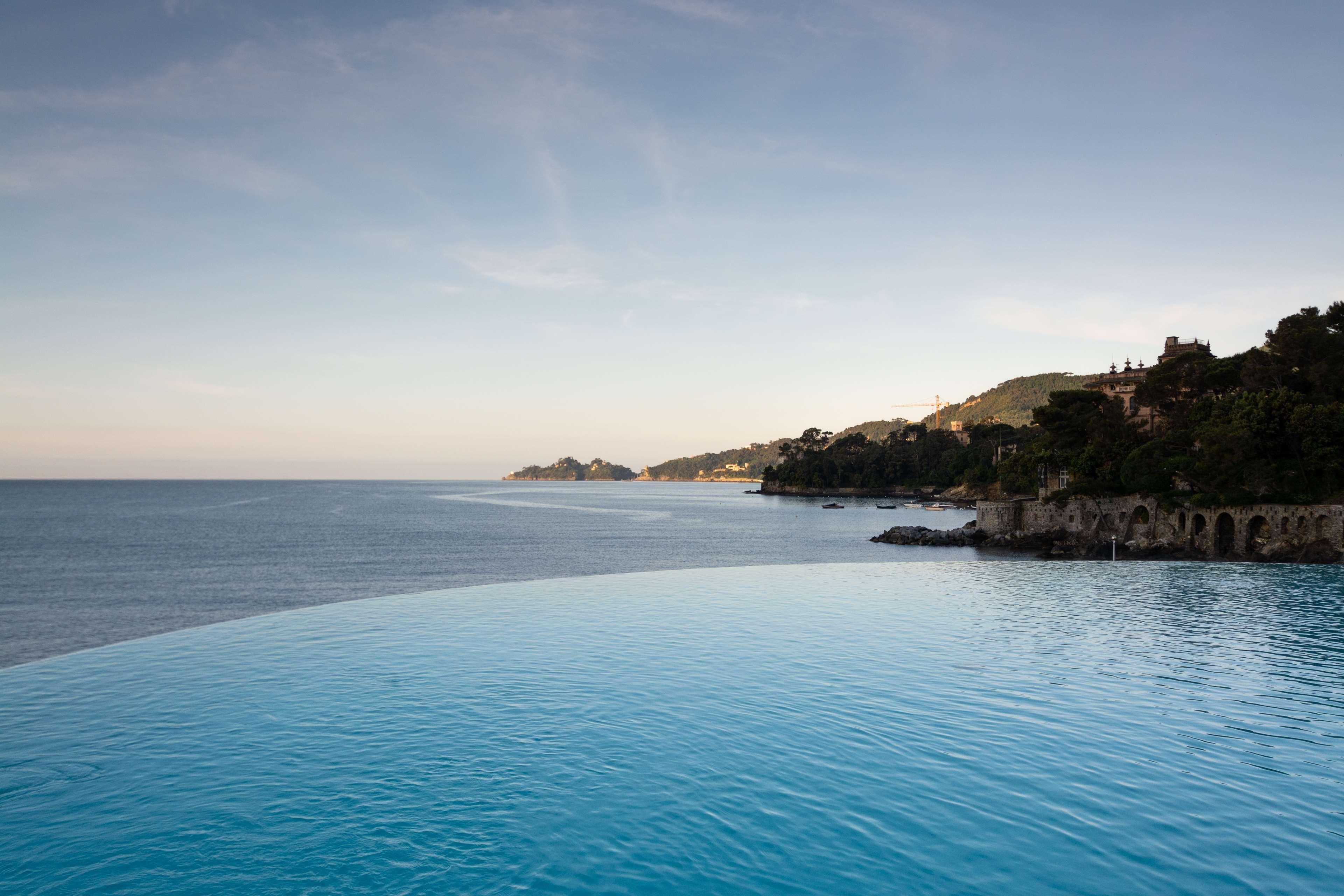 Excelsior Palace Portofino Coast Rapallo Luaran gambar View of the Gulf of Naples from the hotel