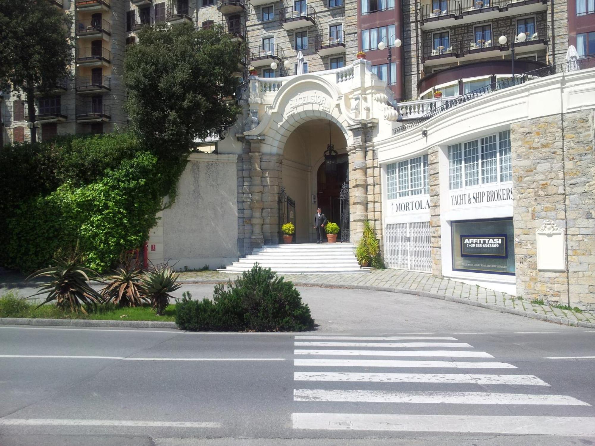 Excelsior Palace Portofino Coast Rapallo Luaran gambar Entrance to the hotel